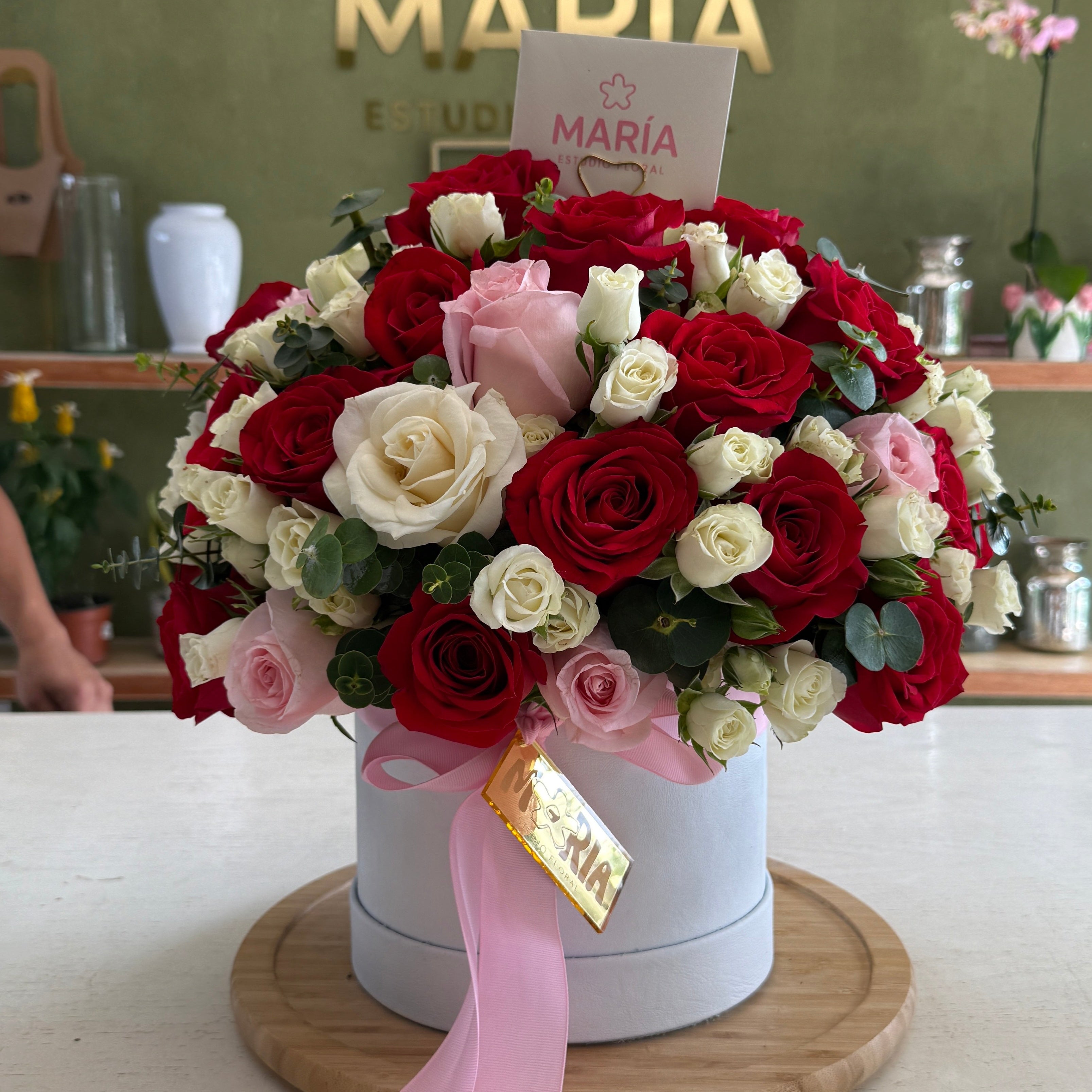 Caja mixta de rosas